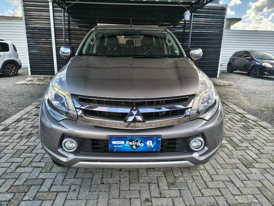 MITSUBISHI L200 TRITON 2.4 16V TURBO DIESEL SPORT HPE-S CD 4P 4X4 AUTOMÁTICO MITSUBISHI L200 TRITON 2.4 16V TURBO DIESEL SPORT HPE-S CD 4P 4X4 AUTOMÁTICO